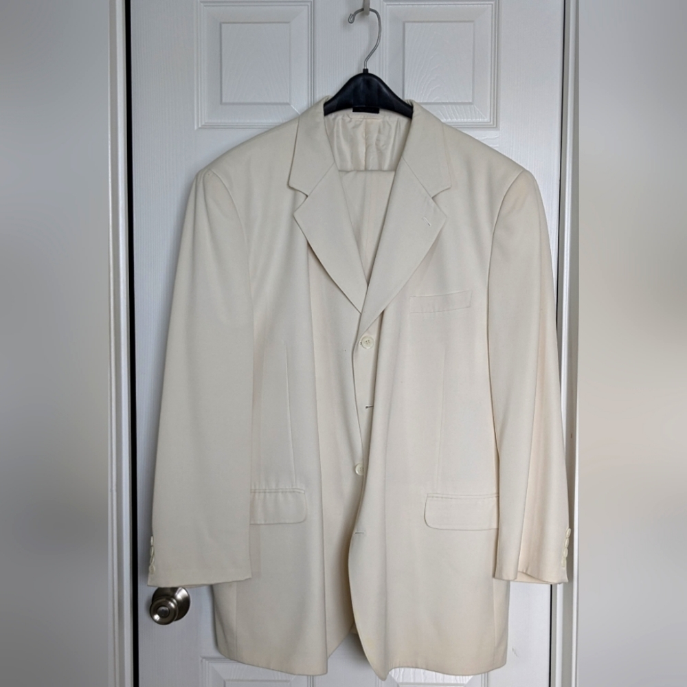 Men's Cream suit, size 48L